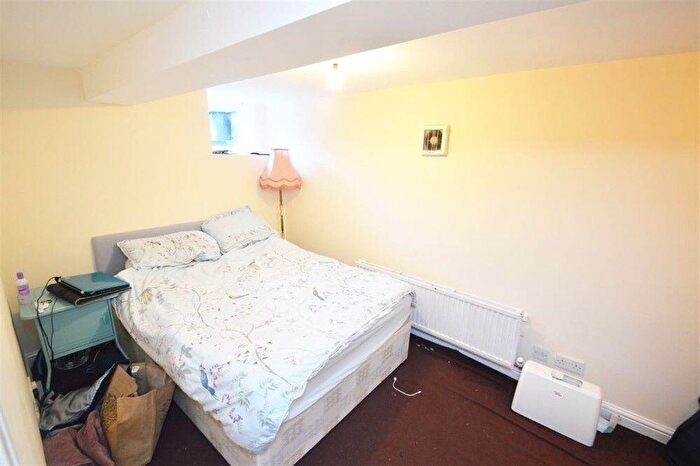2 Bedroom House To Rent In Egerton Road Chortlon, North, M21