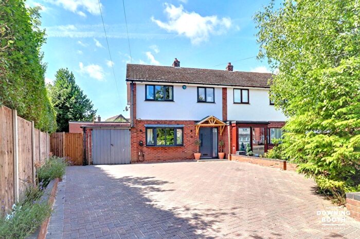 3 Bedroom Semi-Detached House For Sale In Stafford Road, Lichfield, WS13