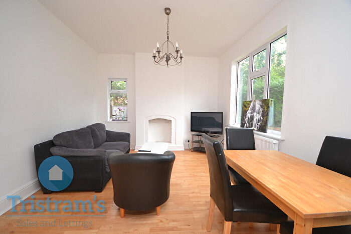4 Bedroom Semi Detached House To Rent In Bramcote Avenue, Beeston, NG9