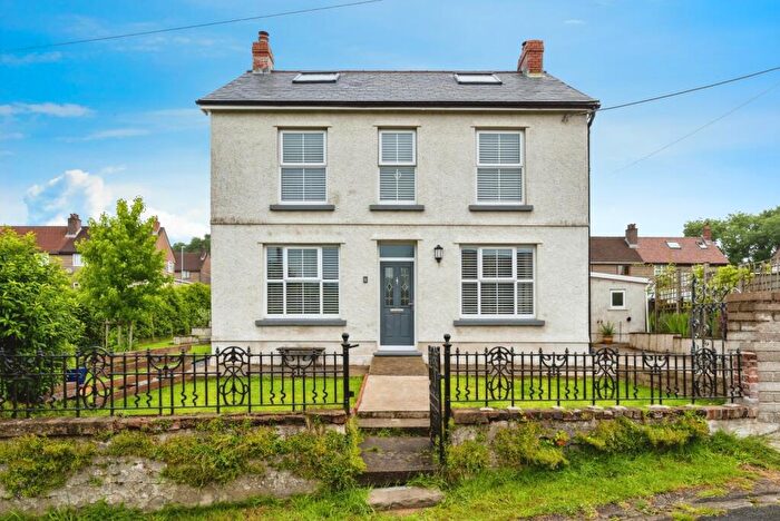 3 Bedroom Detached House For Sale In Heol Maes Pica, Lower Cwmtwrch, Swansea, Powys, SA9