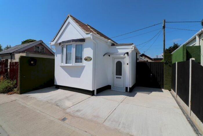 1 Bedroom Bungalow To Rent In Singer Avenue, Clacton-On-Sea, CO15