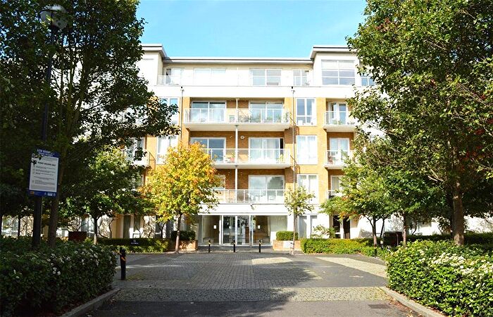2 Bedroom Flat To Rent In Aura House, Richmond, TW9