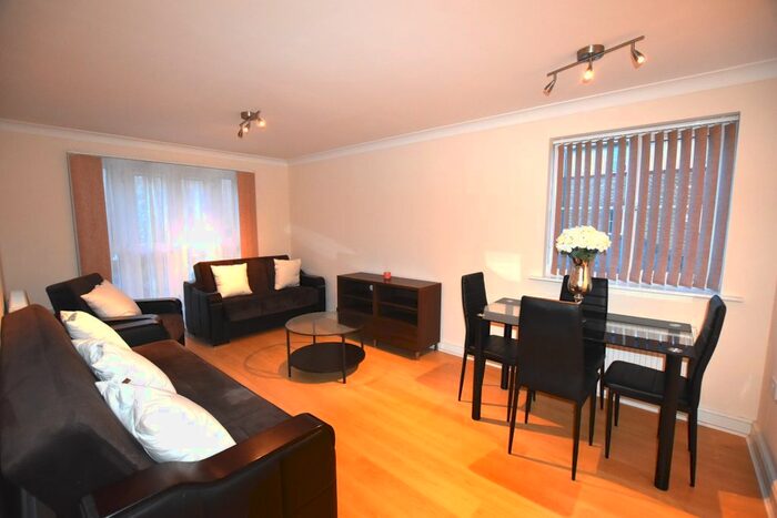 1 Bedroom Flat To Rent In Periwood Crescent, Perivale, Greenford, UB6