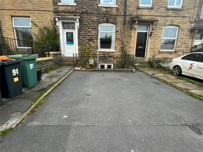 1 Bedroom Flat For Sale In A Cleveland Road, Huddersfield, West Yorkshire, HD1