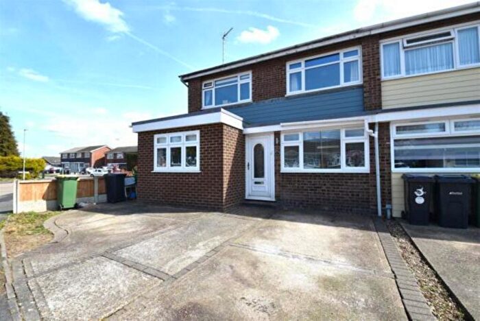 4 Bedroom Semi-Detached House To Rent In Devon Gardens, Rochford, SS4