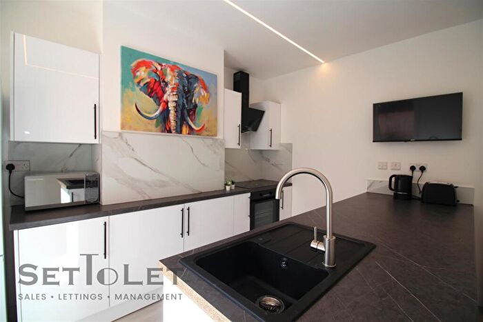 4 Bedroom Terraced House To Rent In Filbert Street East, Leicester, LE2