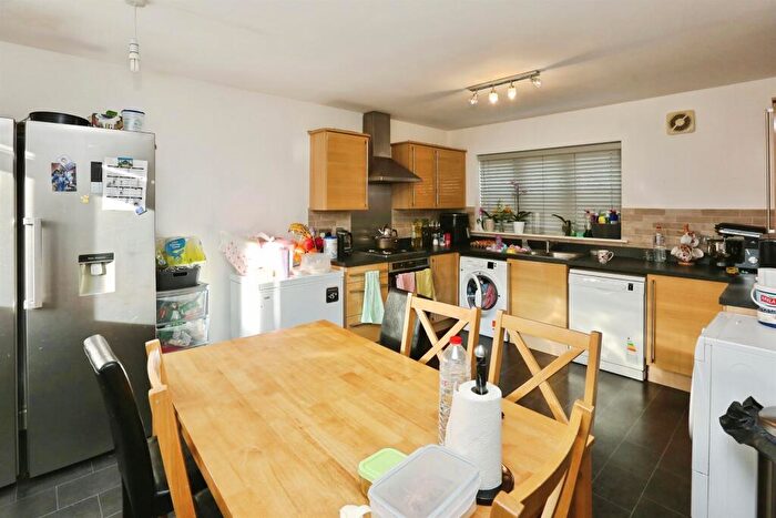 3 Bedroom Semi Detached House For Sale In Alpine Crescent, Fareham, PO14