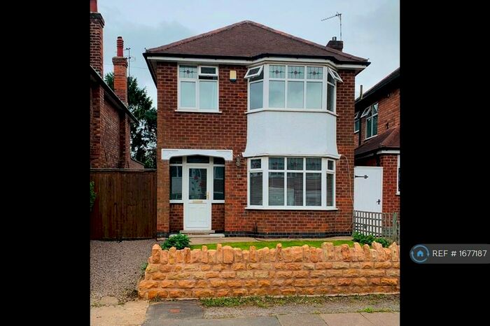 3 Bedroom Detached House To Rent In Runswick Drive, Nottingham, NG8