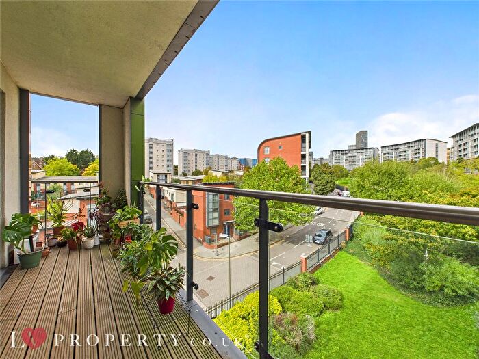 2 Bedroom Flat For Sale In Bell Barn Road, Birmingham, West Midlands, B15