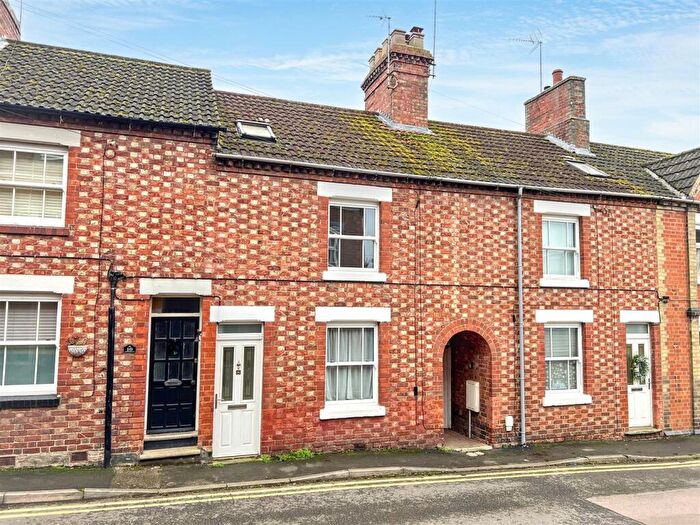 2 Bedroom Terraced House To Rent In Thrift Street, Wollaston, NN29