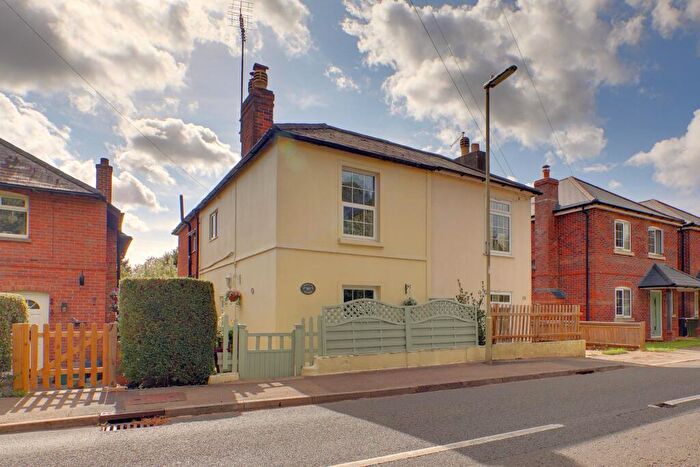 3 Bedroom Semi-Detached House For Sale In Whichers Gate Road, Rowland's Castle, PO9