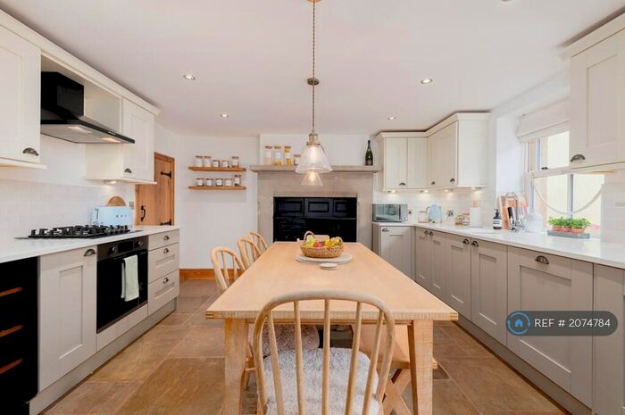 3 Bedroom Terraced House To Rent In Burnley Road, Cliviger, Burnley, BB10