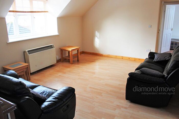 Maisonette To Rent In Avondale Gardens, Hounslow, TW4