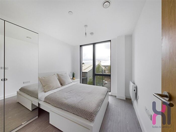 2 Bedroom Flat To Rent In The Landmark, Oldfield Road, Salford, M5
