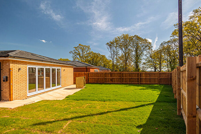 2 Bedroom Bungalow For Sale In Gardeners Mews, Crays Hill, CM11