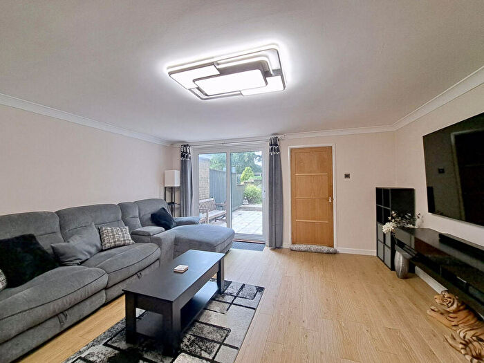 3 Bedroom End Of Terrace House For Sale In Millfield, Poole, BH17