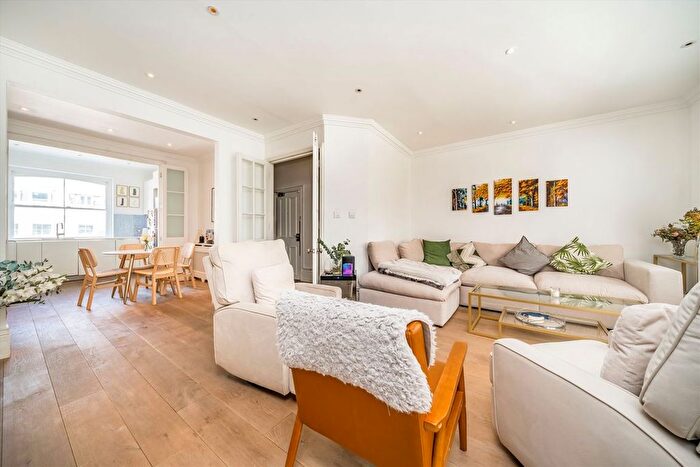 3 Bedroom Flat To Rent In Ladbroke Gardens, Ladbroke Gardens, W11