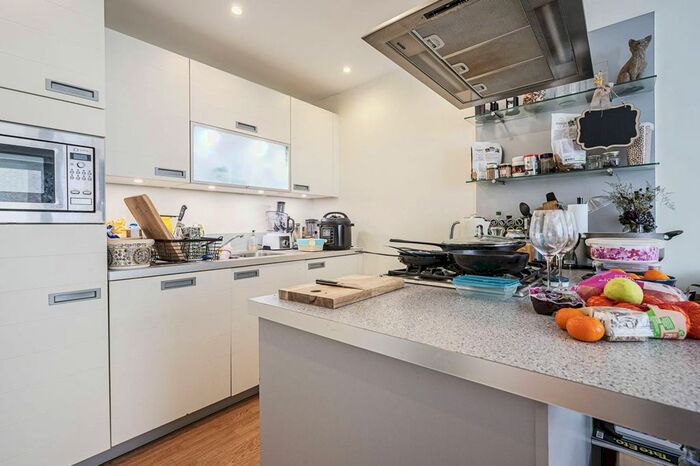 1 Bedroom Flat To Rent In Garden Walk, Shoreditch, London, EC2A