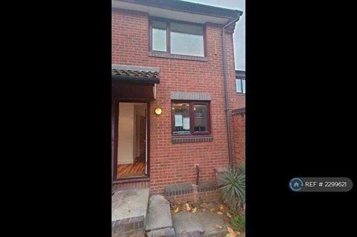 2 Bedroom Terraced House To Rent In Tiller Road, London, E14