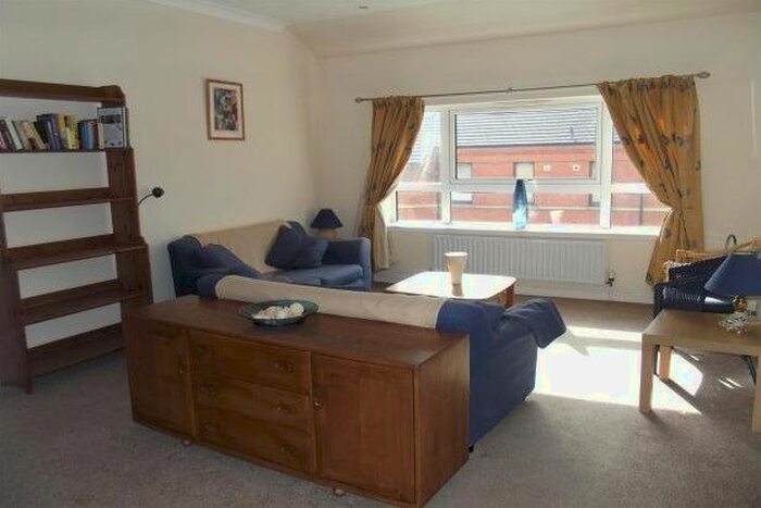 2 Bedroom Flat To Rent In Beith Street, Glasgow, G11