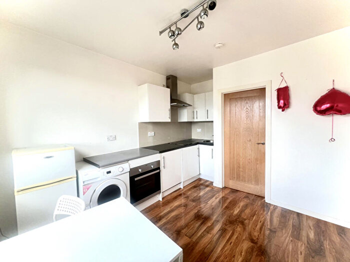 1 Bedroom Flat To Rent In Lordship Lane, N22