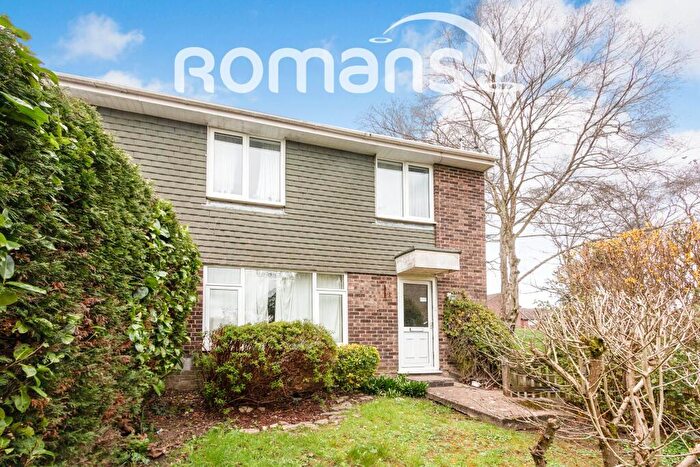 3 Bedroom End Of Terrace House To Rent In The Chantrys, Farnham, GU9