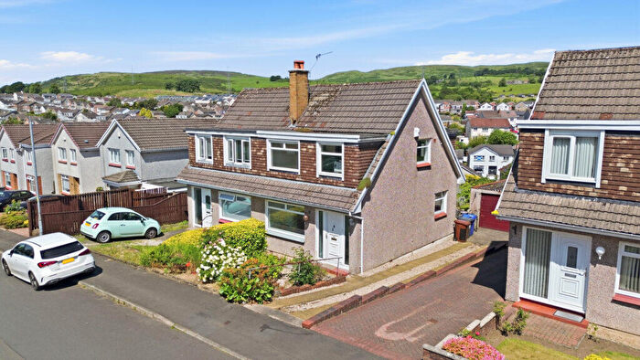 3 Bedroom Semi-Detached House For Sale In Braehead Road, Hardgate, G81