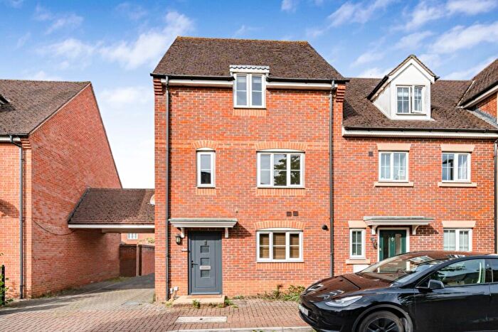3 Bedroom House To Rent In Robinson Road, Wootton, Oxfordshire, OX1