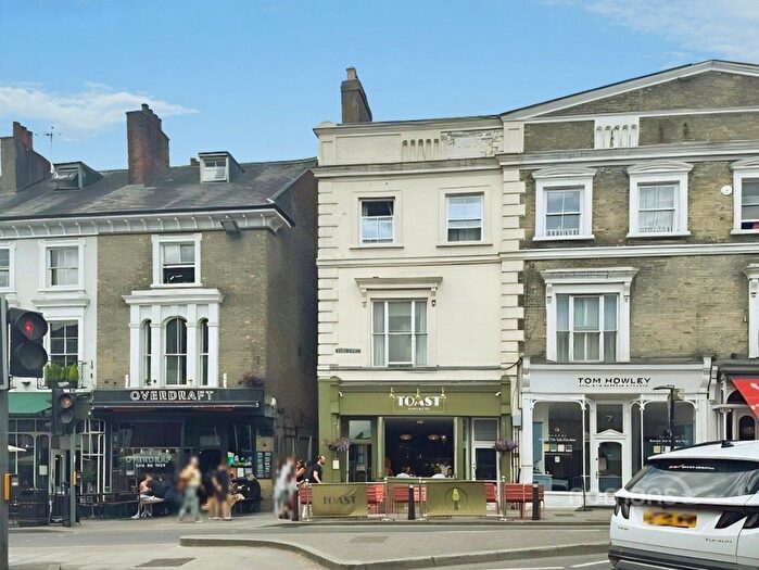 1 Bedroom Flat To Rent In Jewry Court, A Jewry Street, Winchester, SO23