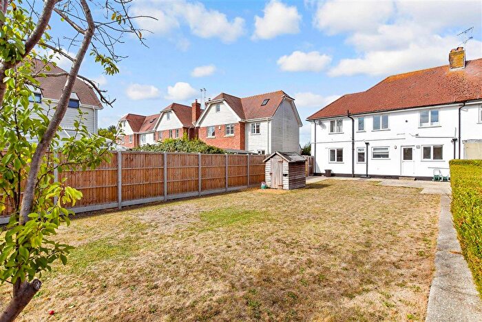 2 Bedroom Flat For Sale In West View Drive, Yapton, Arundel, West Sussex, BN18
