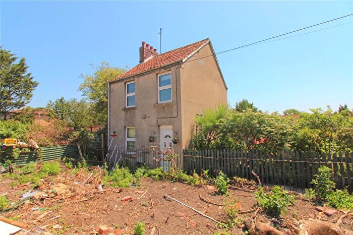 3 Bedroom Detached House For Sale In Dursley Road, Trowbridge, BA14