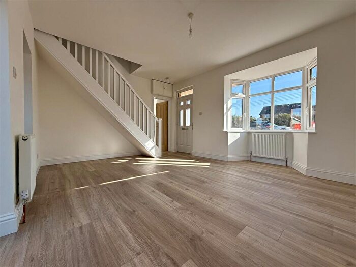 4 Bedroom Detached House For Sale In London Road, Benfleet, SS7