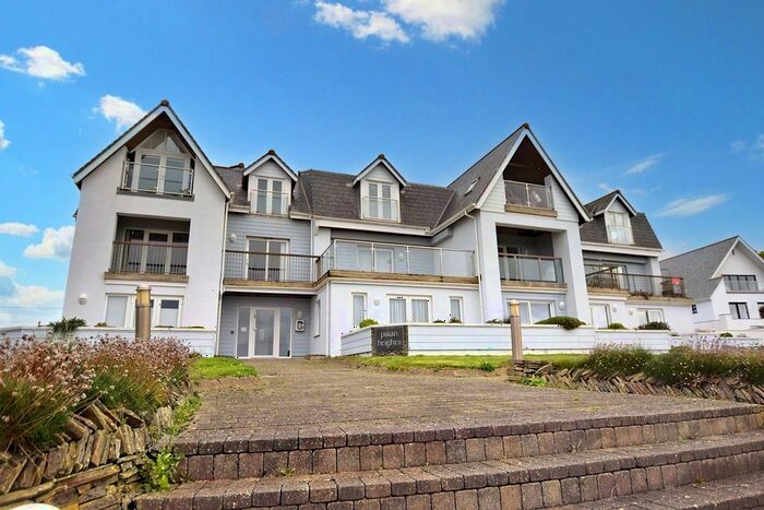 2 Bedroom Flat To Rent In Upton, Bude, EX23