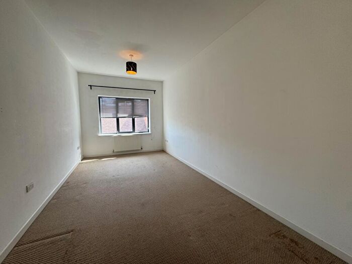 1 Bedroom Flat To Rent In Cambridge Street, Aylesbury, HP20