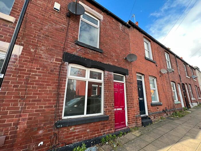 3 Bedroom Terraced House For Sale In Swarcliffe Road, Sheffield, S9
