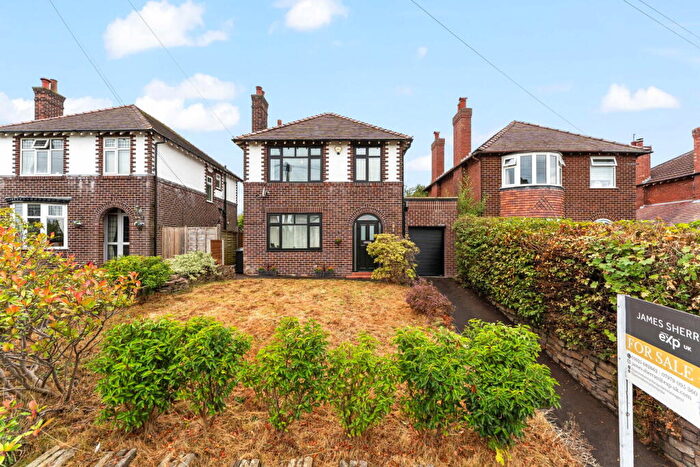 3 Bedroom Detached House For Sale In Gawsworth Road, Macclesfield, SK11