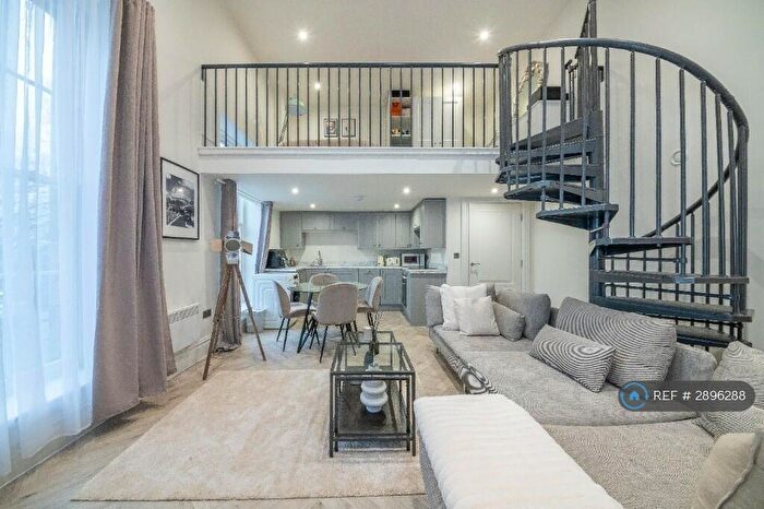 2 Bedroom Flat To Rent In Mansion House, Leeds, LS12