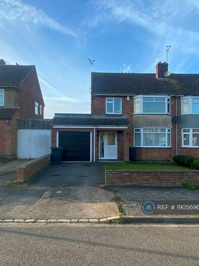3 Bedroom Semi-Detached House To Rent In Lodge Road, Rushden, NN10