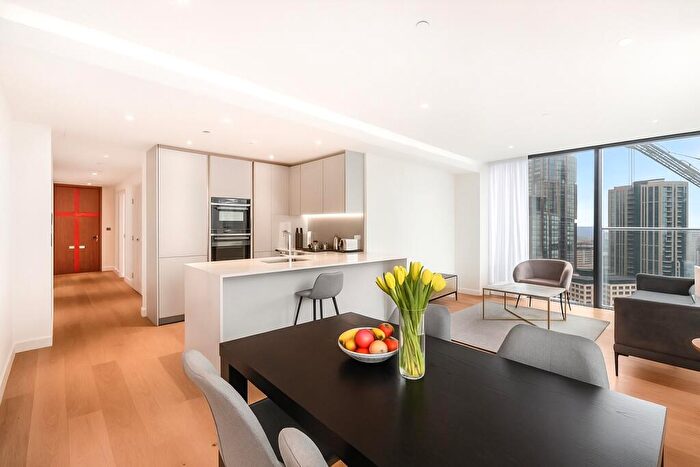 2 Bedroom Flat To Rent In Hampton Tower, Marsh Wall, E14