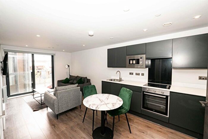 1 Bedroom Apartment To Rent In Bedroom Property In Liverpool City Centre, L8