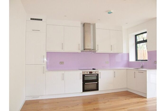 2 Bedroom Flat To Rent In Wetherby Court, Southnorwood, SE25