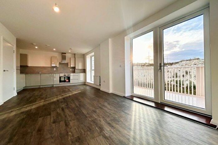 2 Bedroom Flat To Rent In Watt Close, Swanscombe, DA10