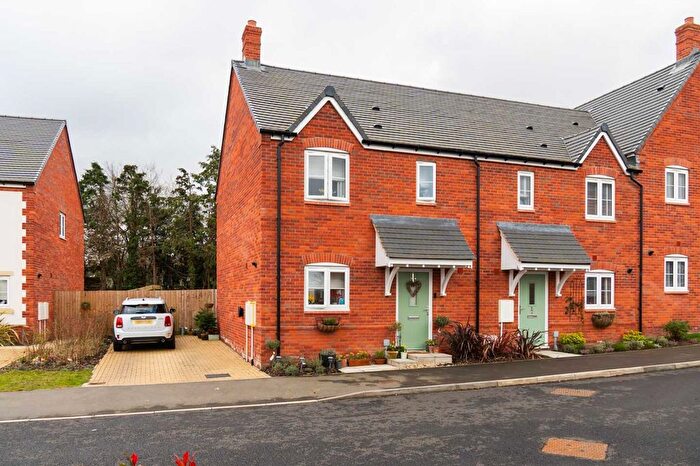 3 Bedroom Semi-Detached House For Sale In Walnut Drive, Great Bowden, LE16