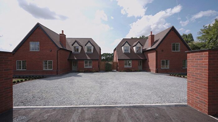 4 Bedroom Detached House For Sale In Birmingham Road, Mappleborough Green, B80