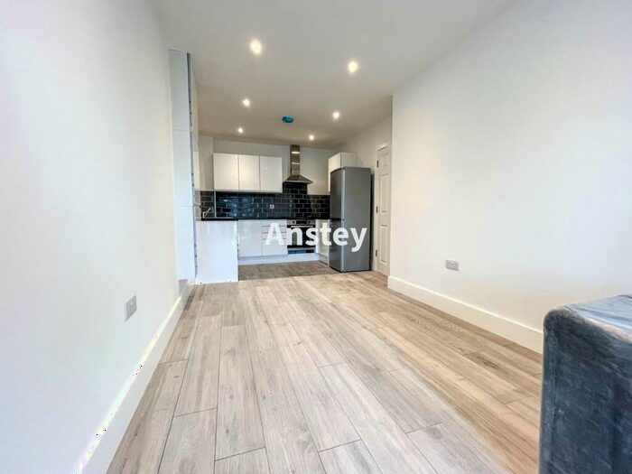 2 Bedroom Flat To Rent In Portswood Road, Southampton, SO17