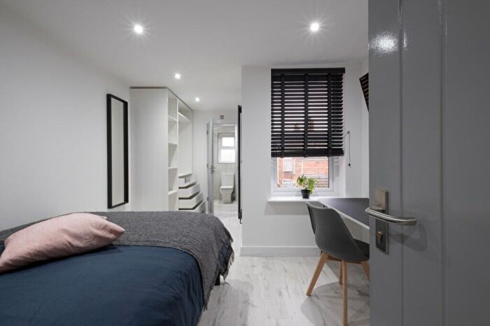 6 Bedroom House To Rent In Kirkby Street, Lincoln, LN5