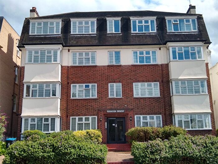 3 Bedroom Apartment For Sale In Stanton House, St. Mark's Hill, Surbiton, KT6