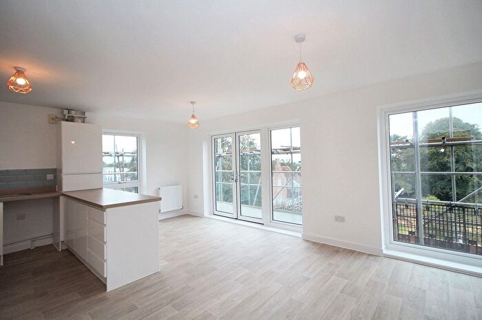 2 Bedroom Flat For Sale In Sir John Fogge Avenue, Ashford, TN23