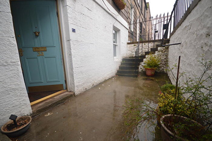 2 Bedroom Flat To Rent In South Fort Street, Edinburgh, EH6