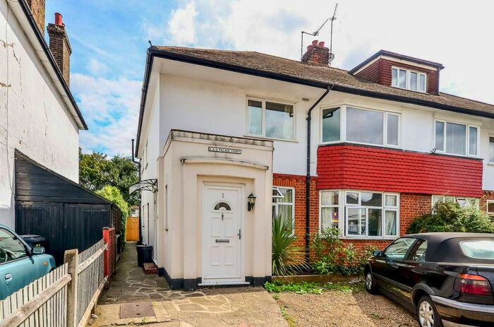 2 Bedroom Maisonette To Rent In Palace Grove, Bromley, BR1